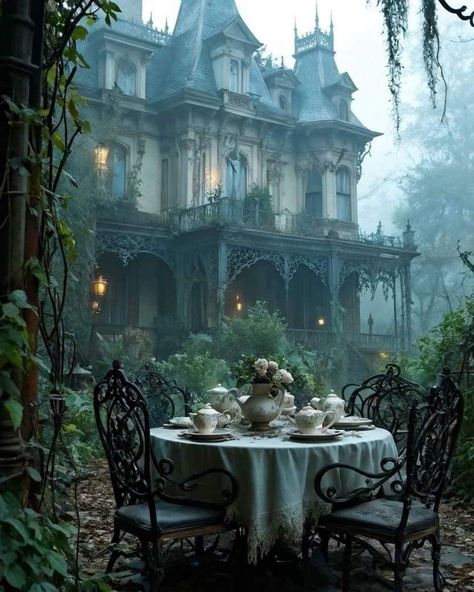 Creepy Houses, Dark Castle, Dream Mansion, Gothic Aesthetic, Fantasy House, Fantasy Places, Fantasy Aesthetic, Gothic House, Pretty Places