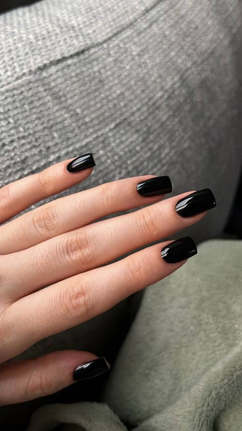 Medium Length Black Nails, Glossy Black Nails, Wedding Nail Colors, Dark Romantic Wedding, Black Acrylic Nails, Dark Romantic, Prom Nails, Dope Nails, Black Nails