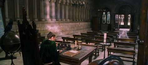 Harry Potter Visuals For Shifting, Hogwarts Halls Aesthetic, Inside Hogwarts Castle, Transfiguration Aesthetic Harry Potter, Hogwarts Aesthetic Marauders, Transfiguration Class Harry Potter, Castle Classroom Aesthetic, Hp Shifting Visuals, Hogwarts Core Aesthetic