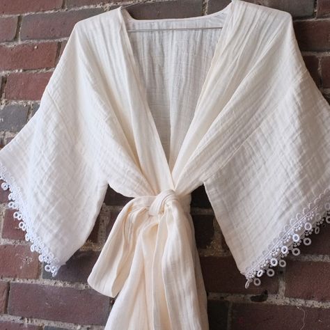 Kimono Diy, Kimono Sewing Pattern, Diy Lace Trim, Cute Nightgowns, Robe Diy, Diy Kimono, Nightgown Pattern, Beautiful Kimono, Beach Kimono