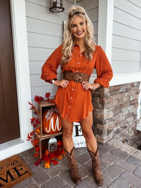 Country Chic Outfits, Western Wear Outfits, Western Style Outfits, Orange Outfit, Western Outfits Women, Country Concert Outfit, Dress Orange, Cowgirl Outfits, Rust Orange