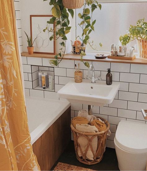 Hamper under sink, mirror on shelf, one or two small plants Bohemian Bathroom, Modern Boho Decor, Warm Home Decor, Bad Inspiration, Yellow Bathrooms, Tiny Bathrooms, Boho Bathroom, Beautiful Bathrooms, Modern Bathroom Design