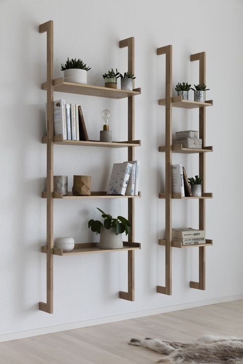 Minimalist Shelves Decor, Shelf Decor Bedroom, Minimalist Shelves, Shelf Wood, Wall Shelves Design, Wood Shelf, Decoration Inspiration, Shelf Design, Wooden Shelves