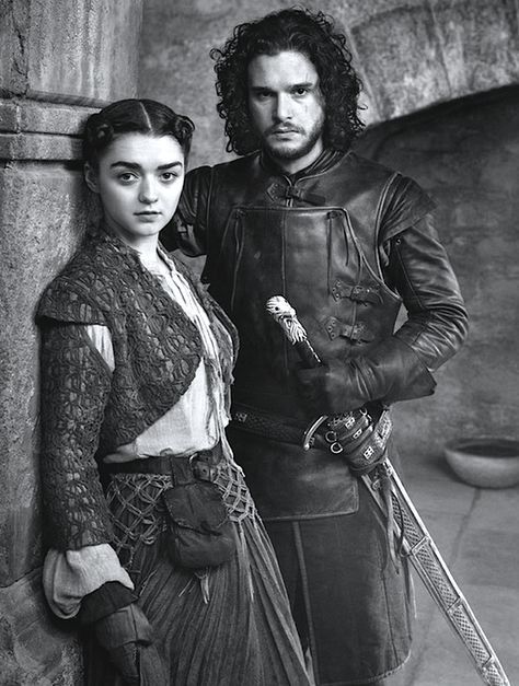 Maisie Williams and Kit Harington - Jon and Arya Jon And Arya, Game Of Thrones Instagram, Game Of Thrones Poster, Game Of Thrones Costumes, Game Of Thrones Cast, John Snow, Got Game Of Thrones, Wheel Of Time, Gra O Tron