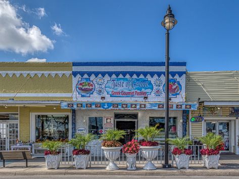 15 Best Things to Do in Tarpon Springs (FL) - The Crazy Tourist Tarpon Springs Sponge Docks, Tarpon Springs Florida, Tampa Homes, Rainbow Springs, Splash Park, Springs Florida, Florida Restaurants, Greek Restaurants, Tarpon Springs