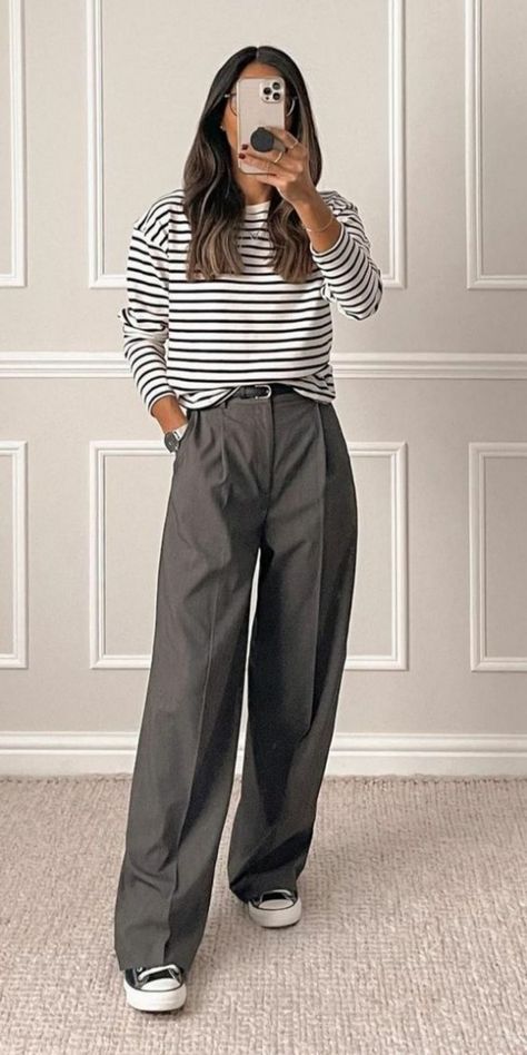 Casual Work Outfits Women, Smart Casual Work Outfit, Office Casual Outfit, Office Outfits Women, Business Casual Outfits For Work, Traje Casual, Elegante Casual, Looks Street Style, Stylish Work Outfits