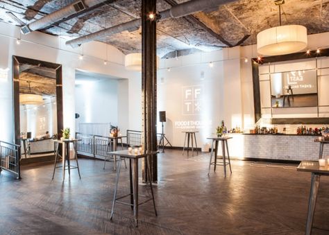 Modern venues for small events | Choose Chicago Small Party Venues, Event Space Business, Event Space Decor, Event Space Design, Event Venue Design, Event Venue Spaces, Events Place, Warehouse Design, Event Room