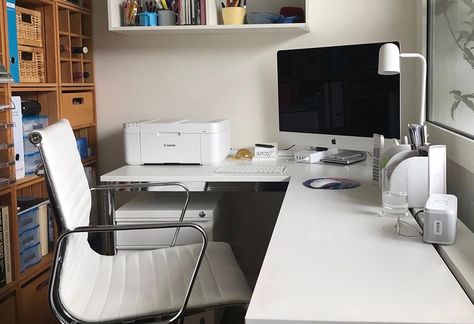 An all-in-one printer is one of those office tools that every home office should have. Office Table Design, Office Equipment, Office Printers, Best Printers, Office Essentials, Office Setup, Label Printer, Office Table, Home Office Setup