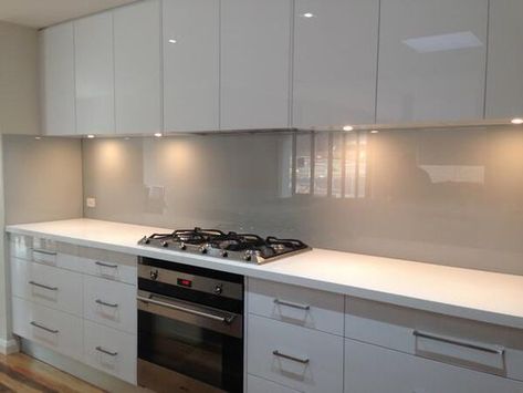 Kitchen Glass Backsplash, Glass Splashback Kitchen, Coloured Glass Splashbacks, Glass Tiles Kitchen, Glass Tile Backsplash Kitchen, Glass Backsplash Kitchen, Glass Splashbacks Kitchen, Kitchen Splash Back, Light Grey Kitchens