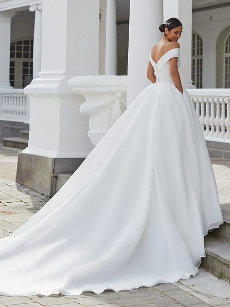 Ballgown wedding dress