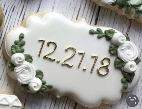 Wedding Date Cookies Decorated, Wedding Sugar Cookie Designs, Iced Wedding Cookies, Fall Wedding Cookies Decorated, Wedding Day Cookies, Simple Wedding Cookies, Wedding Royal Icing Cookies, Wedding Cookies Ideas, Bridal Shower Cookies Decorated