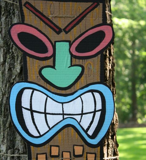 30 DIY Paper Mask Design Ideas • Cool Crafts Surfer Party, Survivor Party, Tiki Faces, Luau Decorations, Luau Party Decorations, Fest Temaer, Hawaiian Party Decorations, Hawaiian Luau Party, Luau Theme Party