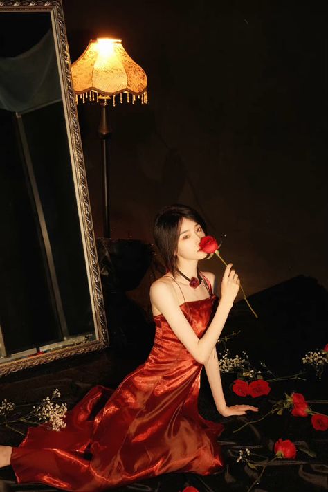 Chloe Gong, Debut Photoshoot, Elegant Red Dress, Valentine Photo Shoot, Party Photoshoot, Photoshoot Studio, Aesthetic Dress, Red Dresses Classy, Valentine Photo