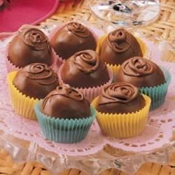 Bonbons Recipe, Bon Bons Recipe, Maple Recipes, Maple Candy, Candy Truffles, Cream Candy, Maple Cream, Candy Recipes Homemade, Truffle Recipe