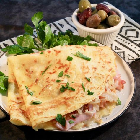 Ham and Cheese Crepes Crepe Board, Yummy Crepes, Crepe Sale, Dinner Crepes, Cheese Crepes, Crepes Filling, Crepe Recipe, Crepes Recipe, Crepe Batter