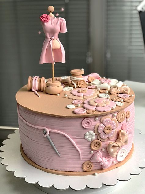 Sewing Machine Cake, Suitcase Cake, Comic Cake, Sewing Cake, Baking Store, Cake Beautiful, Artist Cake, Fondant Cake Designs, Cake 5