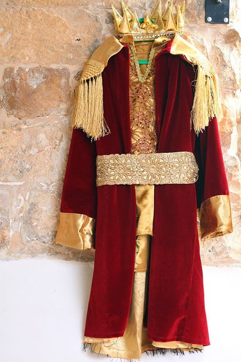 King Herod Costume Diy, Wisemen Costume Kids Diy, Diy King Costume Men, Wiseman Costume Diy, Night In Bethlehem Costumes, Nativity Costumes For Kids King, Biblical Clothing, Santa Costume, King David