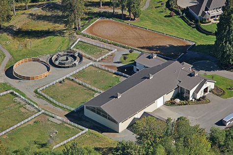 Tee shaped stable and riding arena - by Equine Facility Design LOVE THIS!!!!! Equine Facility Design, Equine Facility, Equine Barns, Equestrian Barns, Barn Layout, Horse Farm Ideas, Barn Stalls, Riding Arena, Horse Arena