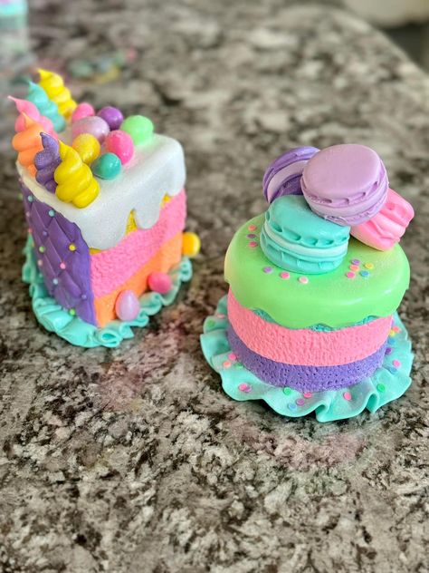 Candyland Ornaments, Foam Decor, Fake Desserts, Candy Decorations Diy, Fake Sweets, Fake Candy, Decoden Diy, Miniture Food, Fake Food Props