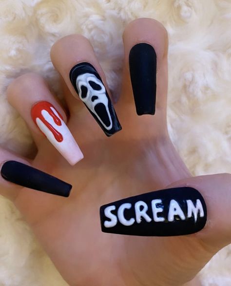 Scream Nails Acrylic Coffin, Gost Face Nail, Scream Nails Easy, Horror Movie Nails Halloween, Uñas Scary Movie, Horror Movie Nails Acrylic, Ghostface Nails Short, Scream Face Nails, Ghostface Nails Acrylic