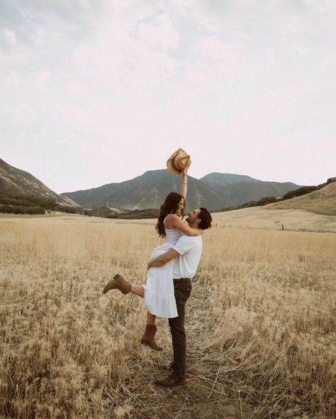 A couple's session in the wild wild west 🐎✨️ . . . . #parkcityphotographer #parkcityweddingphotographer #utahphotographer #loveandwildhearts #dirtybootsandmessyhair Ranch Couple Photoshoot, Desert Couple Photoshoot, Boho Couple Photoshoot, Ranch Photoshoot, Western Couple, Desert Engagement Photos, Western Photoshoot, Couple Engagement Pictures, Wild Wild West