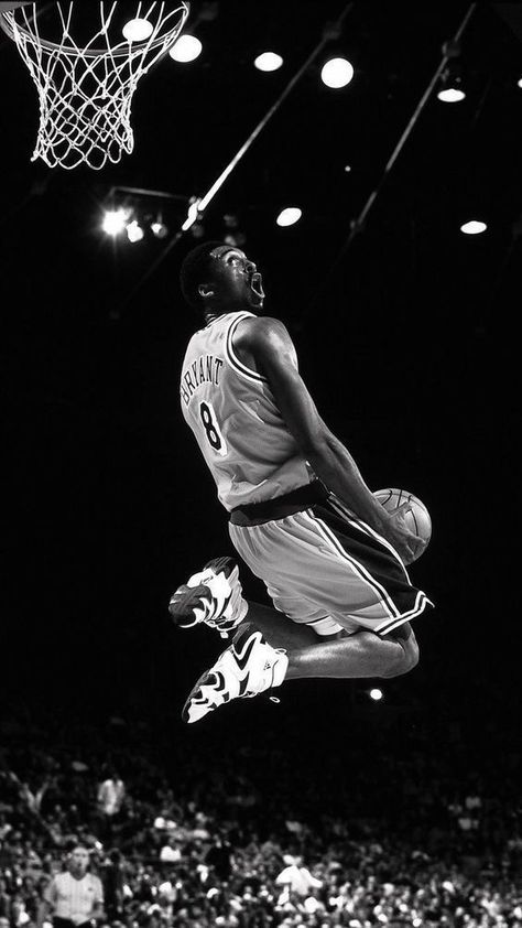 Nba Black And White, Kobe Bryant Iphone Wallpaper, Cool Basketball Wallpapers, Kobe Bryant Poster, Michael Jordan Pictures, Kobe Bryant Nba, Basketball Players Nba, Kobe Bryant Pictures, Bola Basket