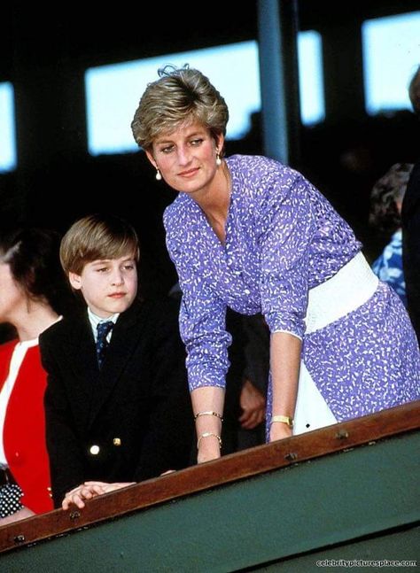 Prince William & Princess Diana Prince William Style, Diana Williams, Prins William, Princess Diana Fashion, Principe William, Princess Diana Family, Prinz Harry, Princes Diana, Diana Fashion