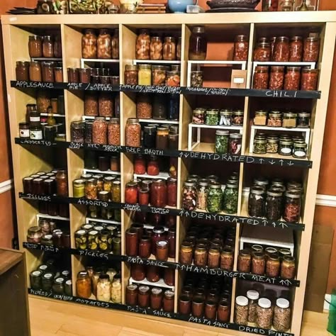 Canning Storage, Canning Jar Storage, Food Storage Rooms, Harvest Storage, Preppers Pantry, House Pantry, Canning Food Preservation, Canned Food Storage, Canning Tips