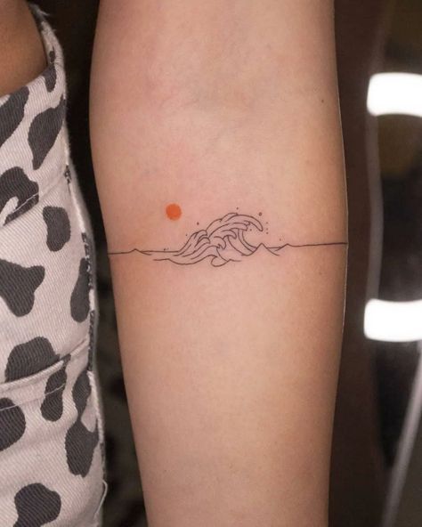 Simple Wave Tattoo, Small Wave Tattoo, Wave Tattoo Design, Single Line Tattoo, Wave Tattoo, Ink Spots, Ocean Tattoos, Theme Tattoo, Beach Tattoo