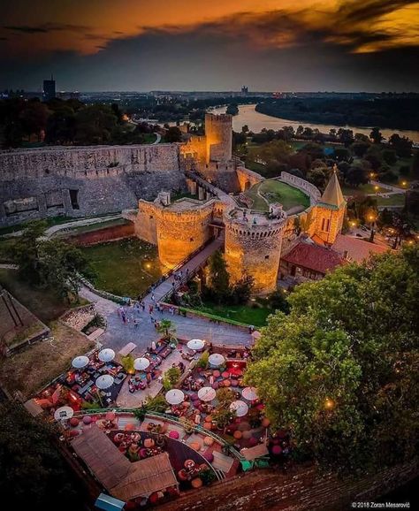 Kalemegdan fortress Confusing Photos, Belgrade Fortress, Perspective Images, Serbia Travel, European River Cruises, Landlocked Country, Serbia And Montenegro, Belgrade Serbia, City Travel