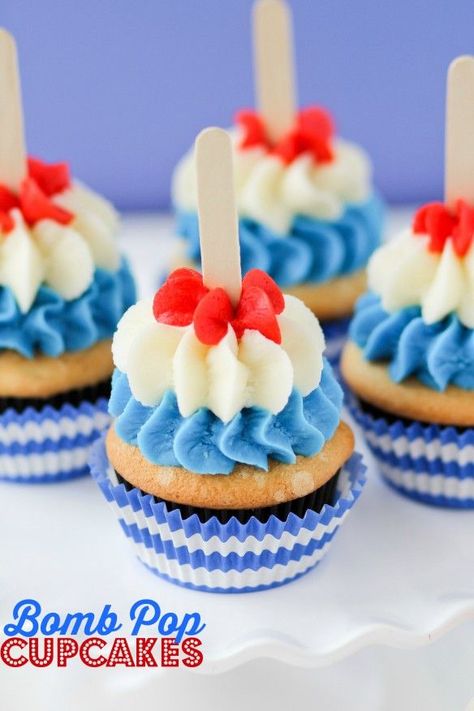 Bomb Pop Cupcakes Cute Summer Cupcakes, Summer Cupcakes Ideas, Cherry Butter, Cherry Buttercream, Cupcakes Lemon, Frost Cupcakes, Patriotic Recipes, Patriotic Cupcakes, Capt America