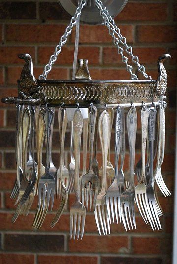 Dishfunctional Designs: Upcycling Old Forks Into Unique & Unusual Art Carillons Diy, Recycled Silverware, Silverware Crafts, Silverware Art, Diy Wind Chimes, Unusual Art, Trash To Treasure, Forks And Spoons, Wind Chime