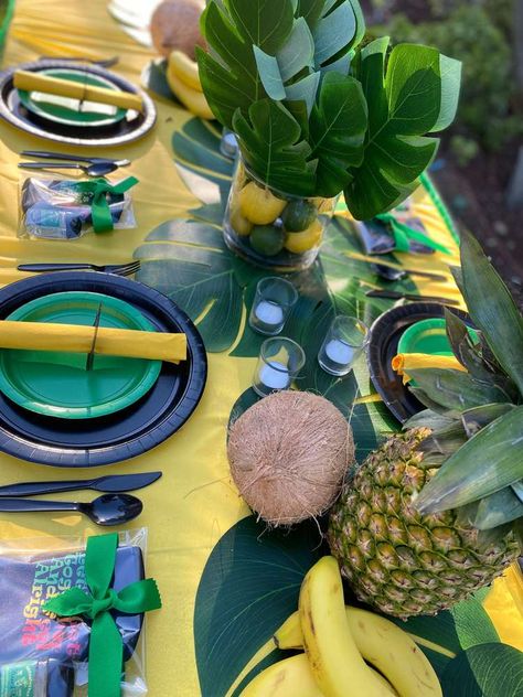 Jamaican 18th Birthday Socially Distanced Party | CatchMyParty.com Jamaican Independence Day Party, Nigerian Themed Party, Jamaican Christmas Decorations, Jamaican Dancehall Party, Bahamas Party Theme, Carribean Party Theme, Jamaican Birthday Party Ideas, Jamaican Theme Party, Jamaica Theme Party Ideas