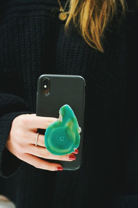 Diy Pop Socket Designs, What To Be For Halloween, Diy Pop Socket, Diy Pop, Gifts 2022, Diy Fashion Projects, Sleigh Bells, Friends Gifts, Diy Holiday Gifts