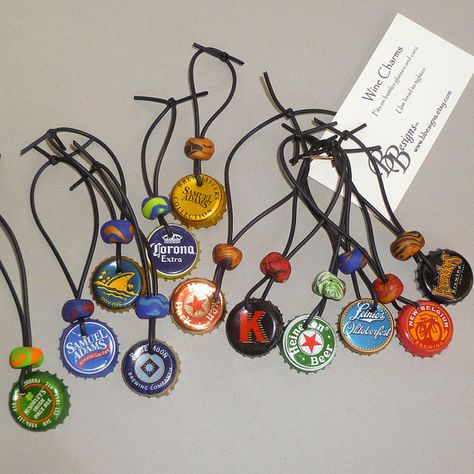 Upcycled Beer Cap Wine or Beer Charms by BBesigns on Etsy Beer Caps Crafts, What To Do With Bottle Caps, Recycled Jewelry Upcycling, Beer Caps Diy, Bottle Caps Ideas, Bottle Caps Diy, Beer Cap Projects, Bottle Top Crafts, Bottle Cap Jewelry