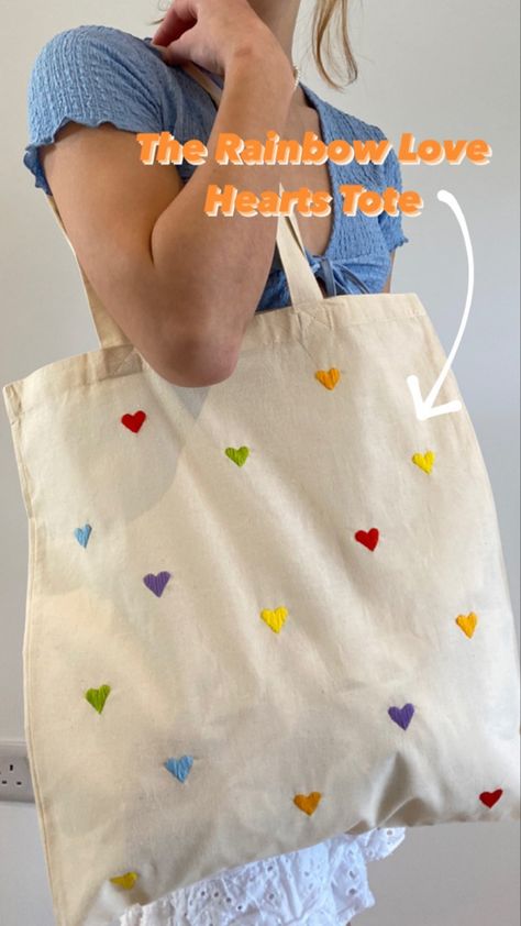 Hand Embroidery Tote Bag, Embroider Tote Bags, Canvas Bag Embroidery, Embroidery Designs Tote Bag, Tote Bag Embroidery Design, Embroidery Bags Ideas, Embroidery On Bags Totes, Tote Bag Design Embroidery, Embroidery On Tote Bags