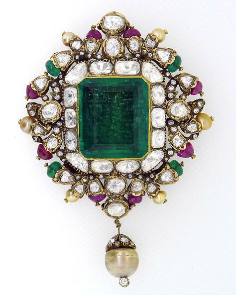 भारतीय दुल्हन संबंधी, Gem Palace, Jewelry Images, Antique Necklace, Kundan Jewellery, Emerald Jewelry, Traditional Jewelry, Jewelry Companies, Ahmedabad