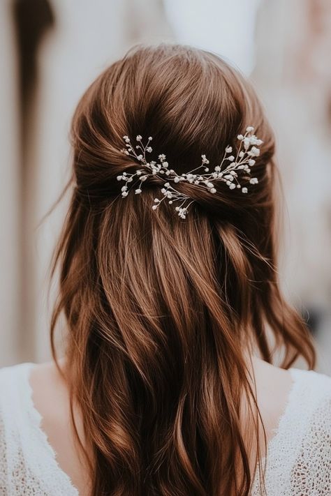 Add a pop of romance to your wedding hair with these 50+ gorgeous styles. Perfect for modern, boho, or rustic brides, these floral hairstyles blend creativity and elegance. Explore flower crown braids, petal-decorated buns, and more unforgettable designs. Click to discover all the ideas! #floweraccessories #bridalbeauty #weddingdaystyle Bridal Hairstyles With Flowers, Floral Hairstyles, Hairstyles With Flowers, Crown Braids, Braided Chignon, Rustic Bride, Floral Halo, Baby S Breath, Small White Flowers