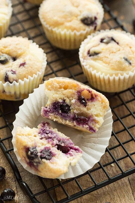 Blueberry Lemon Muffins with Cream Cheese Swirl VIDEO Cream Cheese Blueberry Muffins, Easy Muffin Tin Recipes, Low Carb Blueberry Muffins, Blueberry Cream Cheese Muffins, Keto Blueberry Muffins, Keto Muffins, Easy Blueberry Muffins, Low Carb Low Fat Recipes, Healthy Freezer Meals