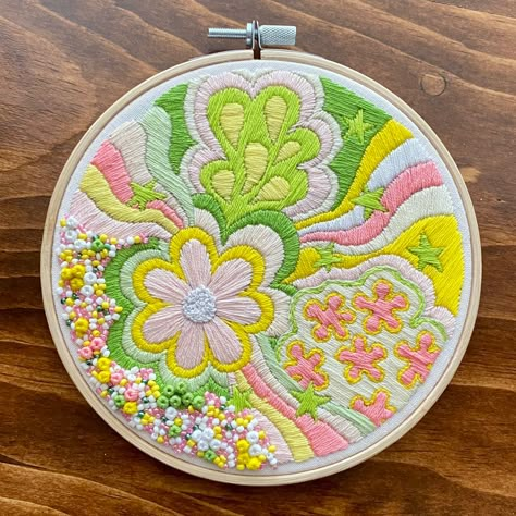 Pastel Embroidery, Embroidered Sheets, Embroider Ideas, Ribbon Embroidery Tutorial, Crystal Embroidery, Abstract Embroidery, Hand Embroidery Flowers, Punch Needle Embroidery, Sewing Embroidery Designs