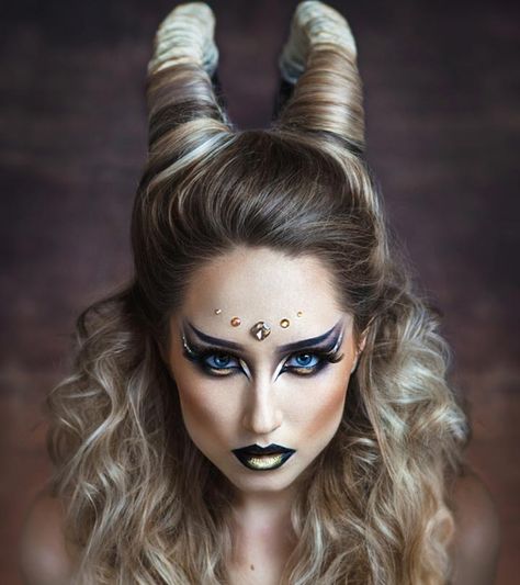 Capricorn Makeup Looks, Dark Goddess Makeup, Capricorn Makeup, Capricorn Costume, Dark Fantasy Makeup, Zodiac Photoshoot, Capricorn Photoshoot, Goddess Makeup Look, Woman Friendship