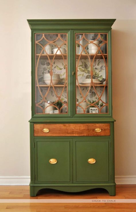 Chalk Paint Furniture Colors Ideas, Redoing China Cabinet, Old Vintage Furniture, Dark Green China Cabinet, Green Painted China Cabinet, Painted Hutch Ideas, Green China Cabinet, Floating Nightstand Ideas, Living Room Hutch