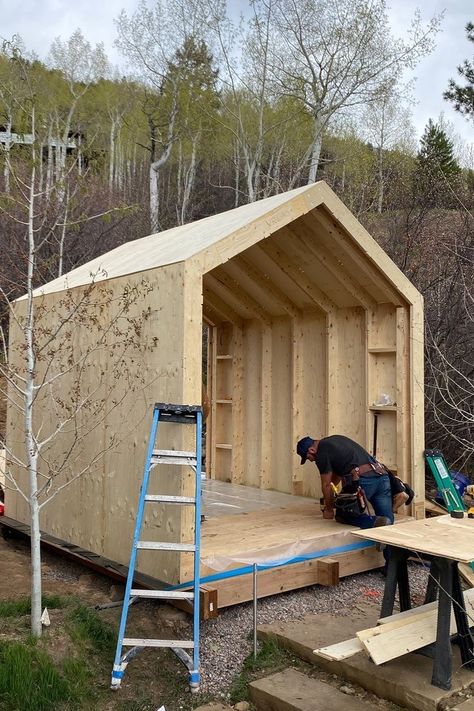 Tiny House Prefab, Prefab Granite Countertops, Prefab Outdoor Kitchen, Prefab Shipping Container Homes, Small Barn House, Winter House Exterior, Prefab Sheds, Tennessee House, Prefab Container Homes