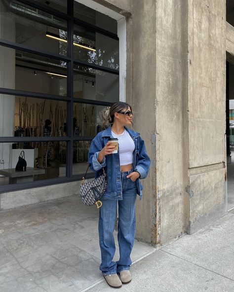 happy monday ☕️🌧️🫶🏼 top: @zara jacket: thrifted jeans: @boyishjeans shoes: @birkenstock effortless chic, minimal street style… | Instagram Canadian Suit, Thrifted Jeans, Ootd Denim, Shoes Birkenstock, Casual Ootd, Minimal Street Style, Zara Jacket, Denim On Denim, Effortless Chic