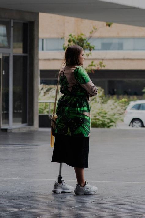 Stay stylish - The street style to note from Bogotá Fashion Week autumn/winter ’19/’20 - Vogue Australia Colombian Street Style, Vogue Subscription, Tropical Prints, Vogue Australia, Power Suit, Beach Ready, American Design, Tropical Print, New York Fashion