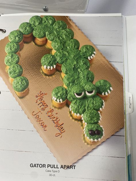 Gator Birthday Party, Jungle Birthday Food, Easy Animal Cake, Bayou Cake, Crocodile Party Food, Diy Safari Birthday Cake, Jungle Themed Food, Crocodile Birthday Party, Reptile Bday Party