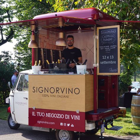 🇮🇹 Signorvino is passion for good wine and you can see the same passion in every detail of this irresistible wine truck🎖 A Piaggio Ape V-Curve can be converted in any kind of drink/tap truck: coffee, wine, beer, cider, aperitifs, cocktails, prosecco, smoothies, champagne, you name it 🍻🥂🍷🥃🍸🍹🥤🍾☕️ Do not miss your chance to stand out from the competence! 🤩 #winetruck #weintruck #camionavin #apecar #triporteur #italianwine Wine Food Truck, Mobile Wine Bar, Wine Truck, Tap Truck, Coffee Food Truck, Wine Cart, Beer Truck, Mobile Coffee Shop, Famous Drinks