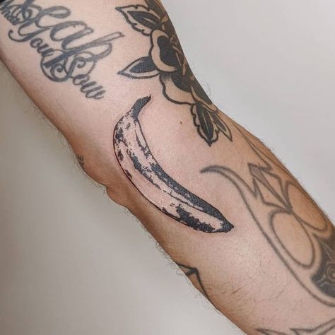 tattoos for patchwork Velvet Underground Tattoo, Andy Warhol Tattoo, Velvet Underground Banana, Banana Tattoo, Underground Tattoo, Chic Tattoo, Sick Tattoo, Wicked Tattoos, Doodle Tattoo