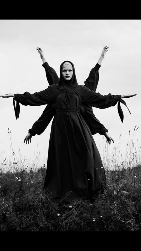 Elizaveta Porodina, Halloween Photos, Vogue Italia, Knit Set, Halloween, Knitting, Instagram, Clothes