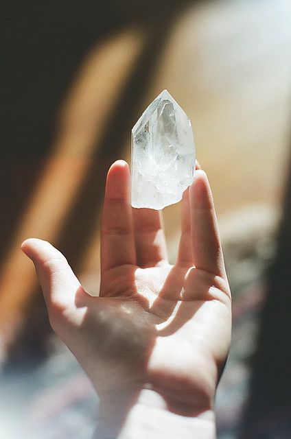 Pointed Clear Quartz-cleanses, protects and enhances the properties of other stones around it. It's the Mother Crystal. Crystal Power, Head In The Clouds, Crystal Magic, Minerals And Gemstones, Rocks And Gems, Energy Crystals, Gems And Minerals, Crystal Gems, Stone Rocks